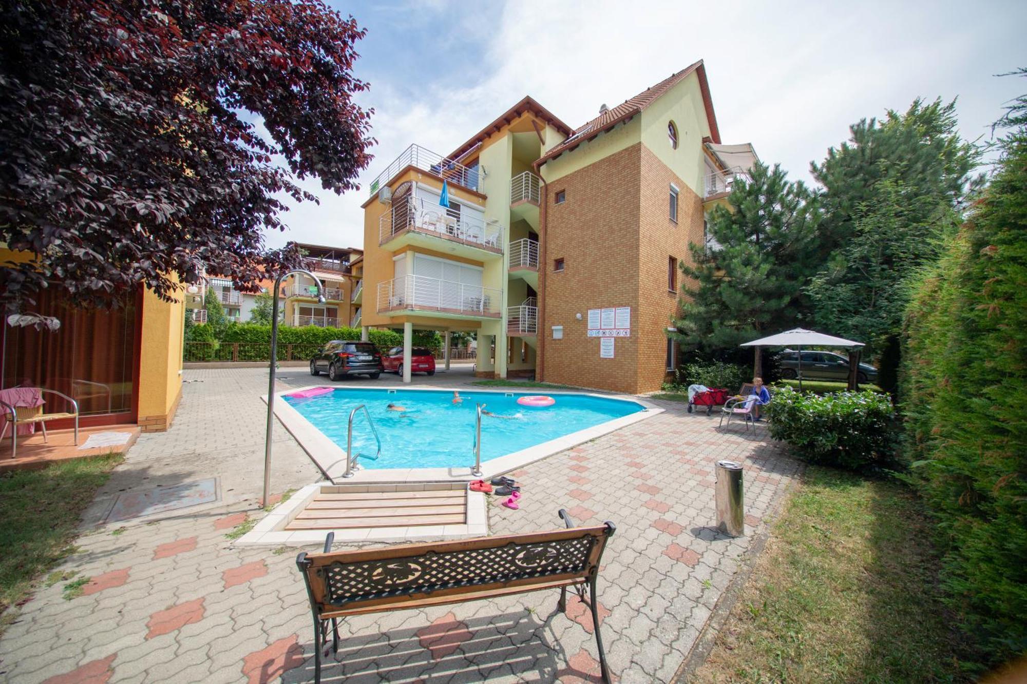 Siofoki Beach Apartman Екстер'єр фото