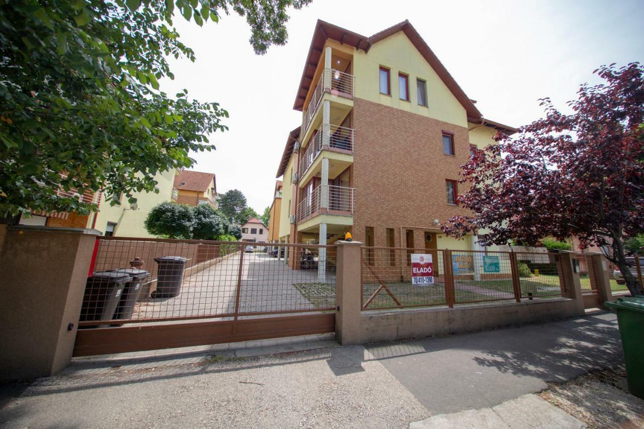 Siofoki Beach Apartman Екстер'єр фото